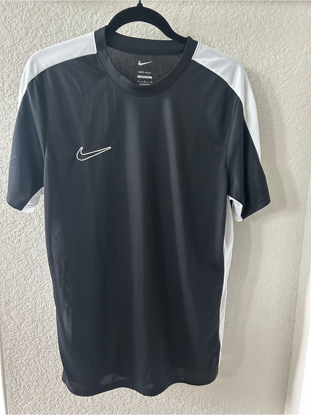 Nike Academy Men's Dri-FIT Short-Sleeve Soccer Top